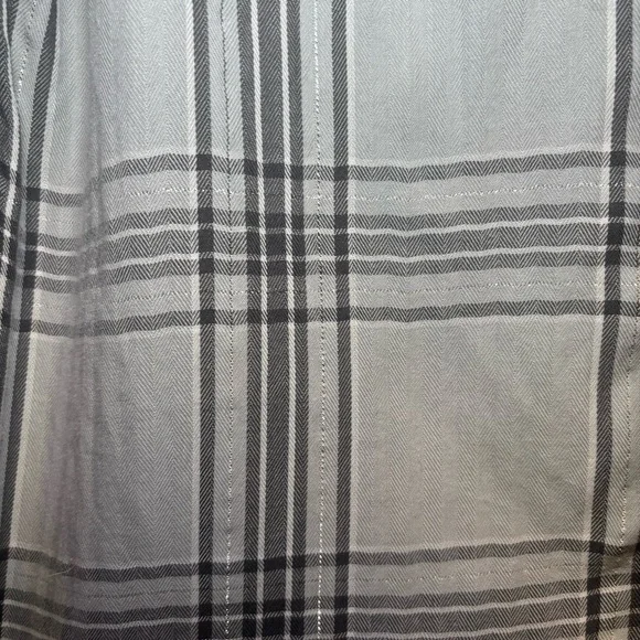 Casual Collection by F&F Plaid Silver and Black Button Down| Size US 6 - Picture 2 of 8
